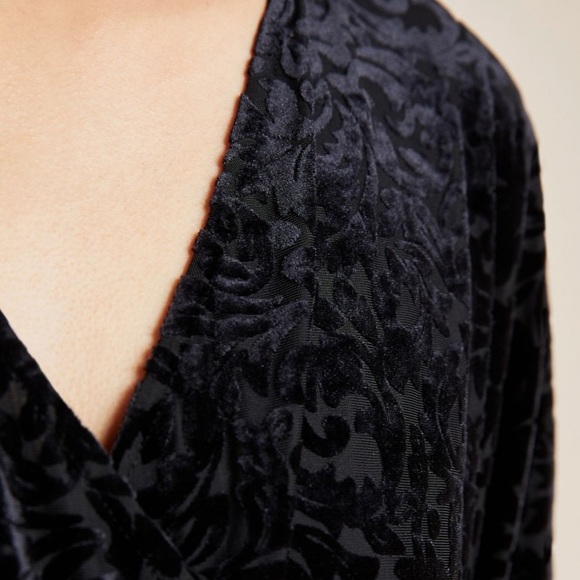 Anthropologie Burnout Velvet Top Size XS - Picture 3 of 5